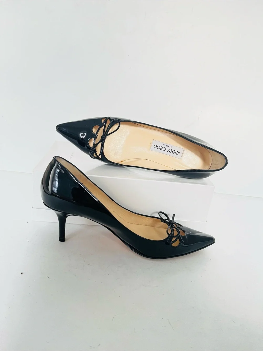 Jimmy Choo black patent leather heels with bow 38.5